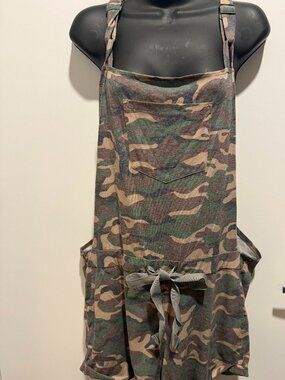 Camo Relaxed‑Fit Romper • Adjustable Straps • Lightweight • Size OL